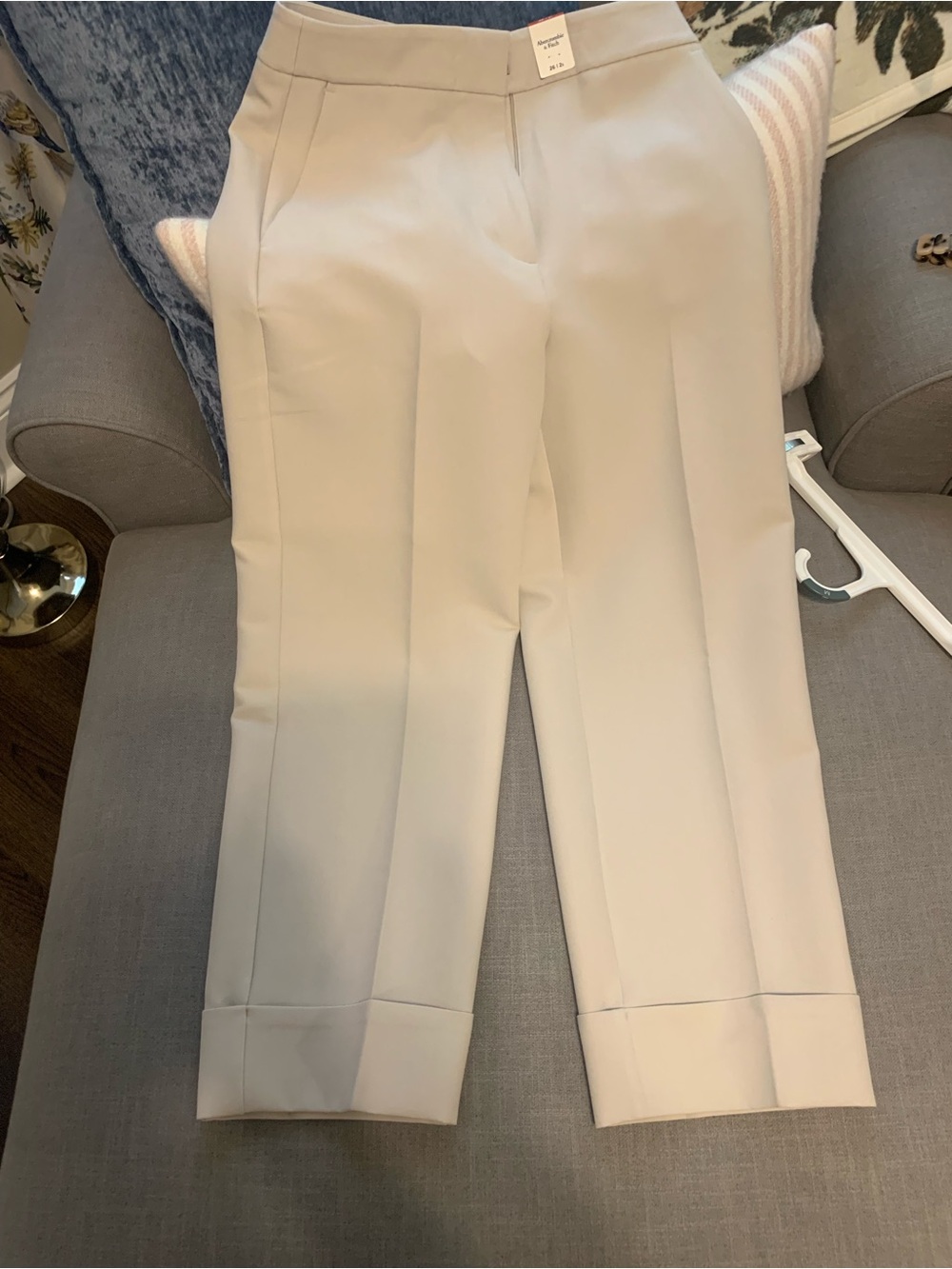 Abercrombie & Fitch Cream Tailored cropped Dress Pants